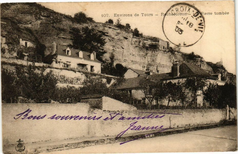 Carte postale ancienne Env. de Tours - Rochecorbon - Le Pierre tombée à Tours