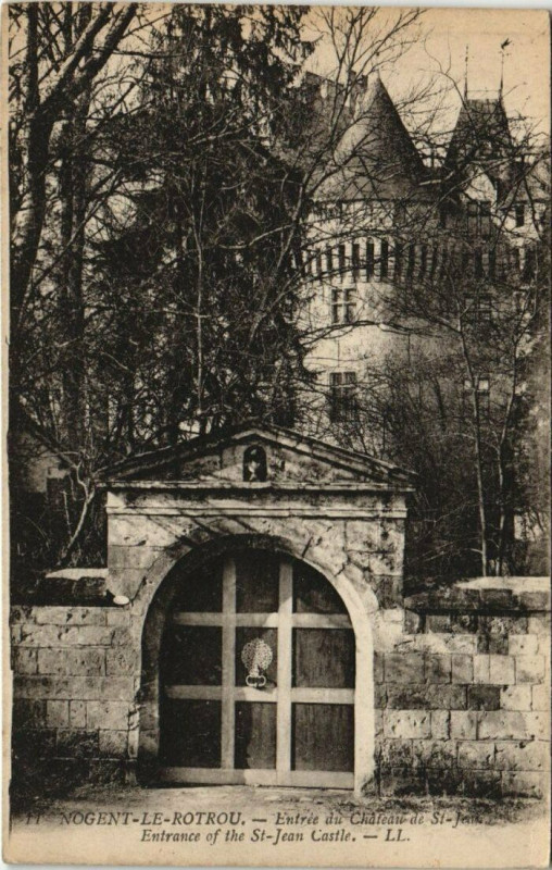 Carte postale ancienne Nogent-le-Rotrou-Entrée du Chateau de Saint-Jean à Nogent-le-Rotrou