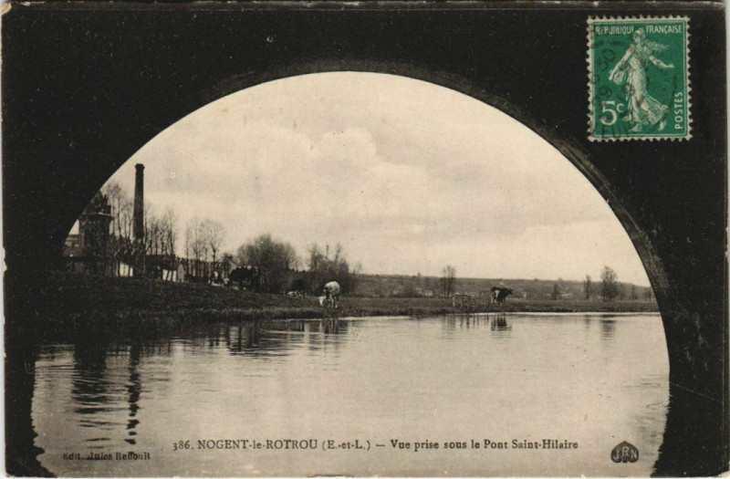 Carte postale ancienne Nogent-le-Rotrou-Vue prise sous le Pont Saint-Hilaire à Nogent-le-Rotrou