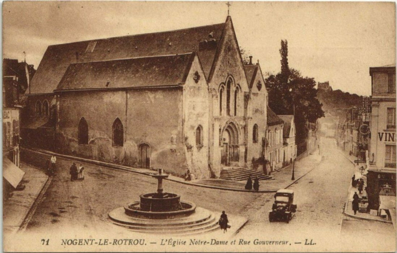 Carte postale ancienne Nogent-le-Rotrou-L'Eglise Notre Dame et Rue Gouverneur à Nogent-le-Rotrou