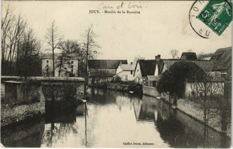 Carte postale ancienne Jouy-Moulin de la Bussiere à Jouy