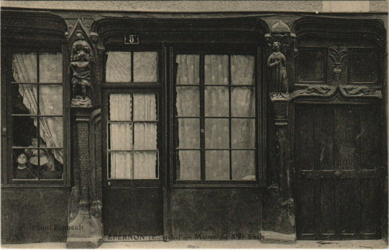 Carte postale ancienne Epernon-Maison du Xv Siecle à Épernon
