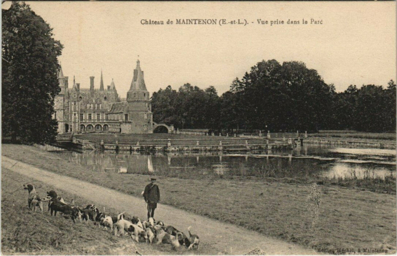 Carte postale ancienne Chateau de Maintenon-Vue prise dans le Parc à Maintenon
