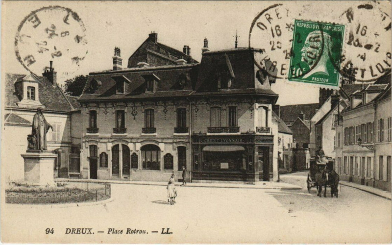 Carte postale ancienne Dreux - Place Retrou à Dreux