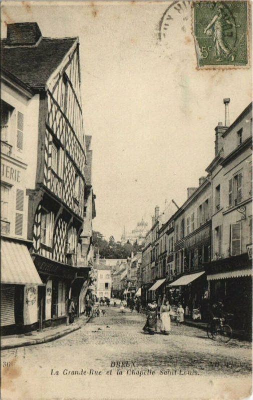 Carte postale ancienne Dreux - La Grande Rou et la Chapelle St-Louis à Dreux