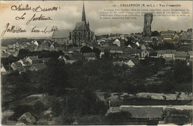 Carte postale ancienne Gallardon - Vue d'ensemble à Gallardon