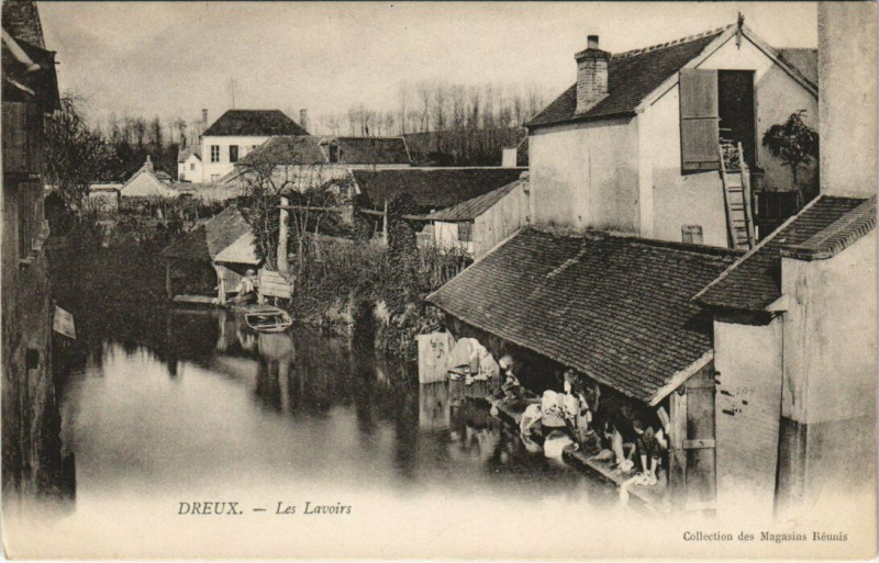 Carte postale ancienne Dreux - Les Lavoirs à Dreux