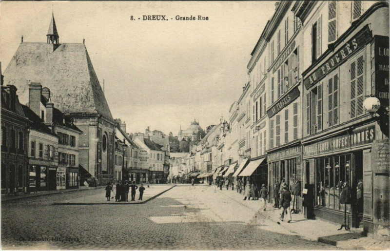 Carte postale ancienne Dreux - La Grande Rue à Dreux