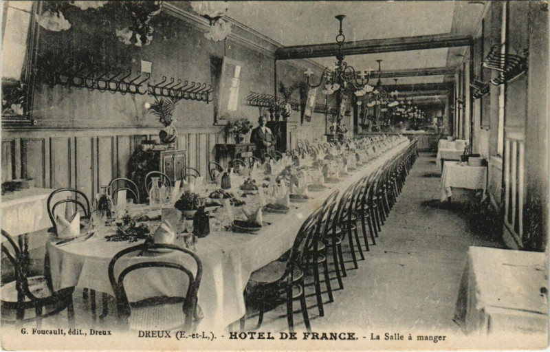 Carte postale ancienne Dreux - Hotel de France à Dreux