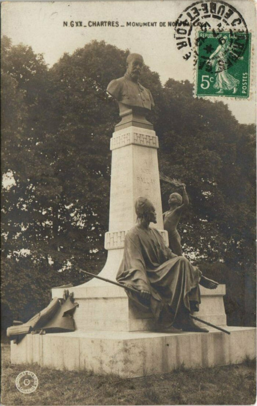 Carte postale ancienne Chartres - Monument de à Chartres