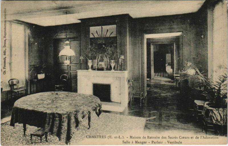 Carte postale ancienne Chartres - Maison de retraite des Sacrés Coeurs et... à Chartres