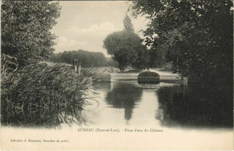 Carte postale ancienne Auneau Piece d'eau du Chateau