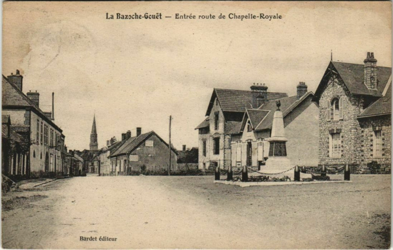 Carte postale ancienne La Bazoche-Gouet - Entrée route de Chapelle-Royale à La Bazoche-Gouet