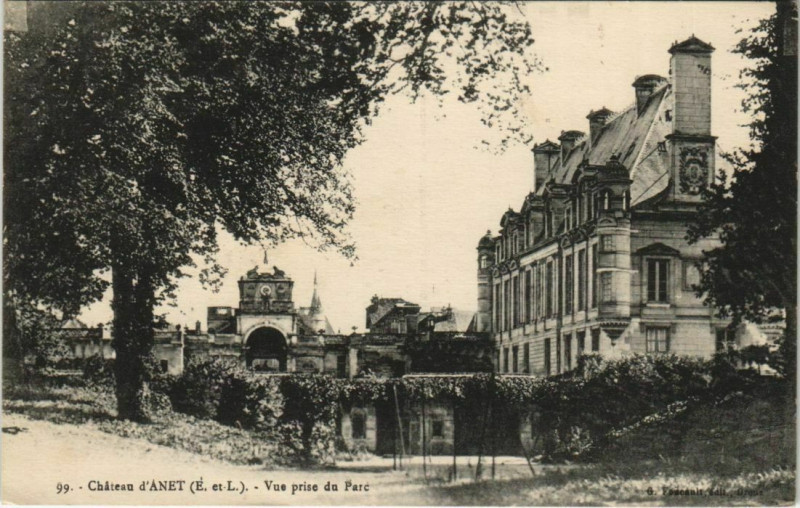 Carte postale ancienne Chateau d'Anet - Vue prise du Parc à Anet