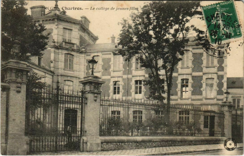 Carte postale ancienne Chartres - Le Collége de jeunes filles à Chartres