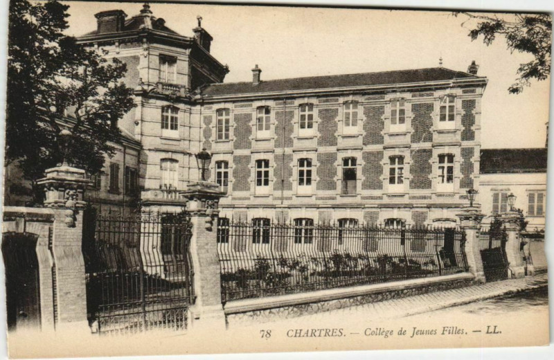 Carte postale ancienne Chartres - College de Jeunes Filles à Chartres