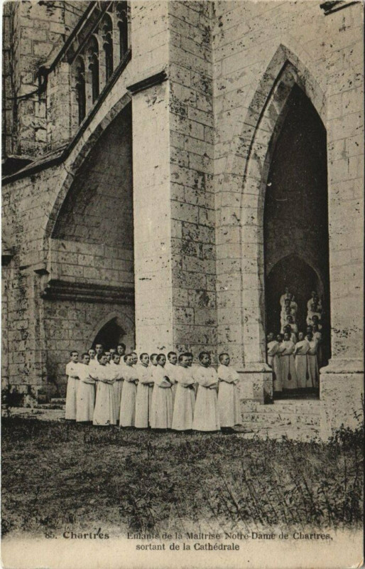 Carte postale ancienne Chartres - Enfants de la Maitrise Notre Dame de Chartres .. à Chartres