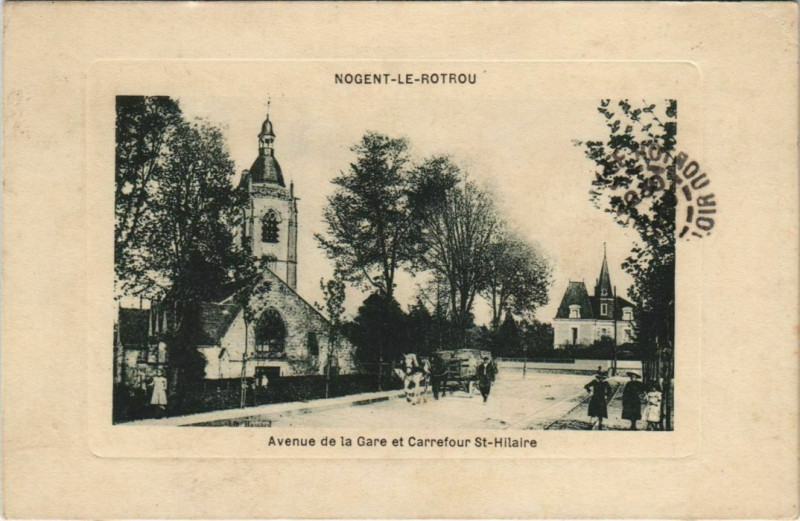 Carte postale ancienne Nogent-le-Rotrou - Avenue de la Gare et Carrefour St-Hilaire à Nogent-le-Rotrou