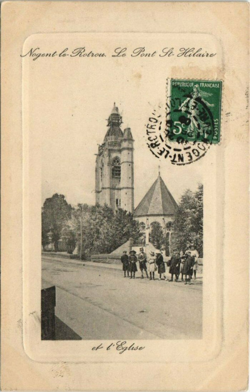 Carte postale ancienne Nogent-le-Rotrou - Le Pont St-Hilaire et l'Eglise à Nogent-le-Rotrou