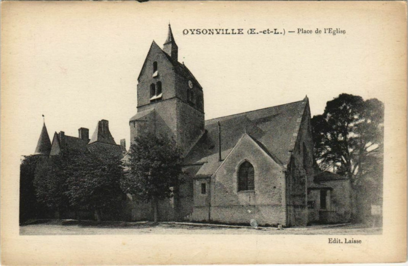 Carte postale ancienne Oysonville - Place de l'Eglise à Oysonville