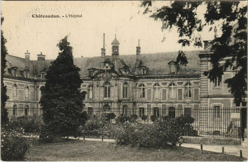 Carte postale ancienne Chateaudun - L'Hopital à Châteaudun