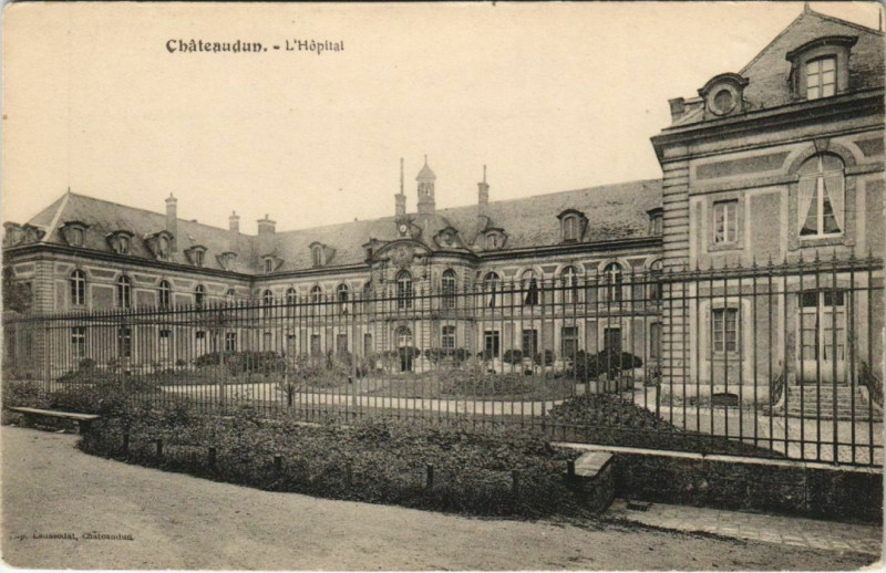 Carte postale ancienne Chateaudun - L'Hopital à Châteaudun