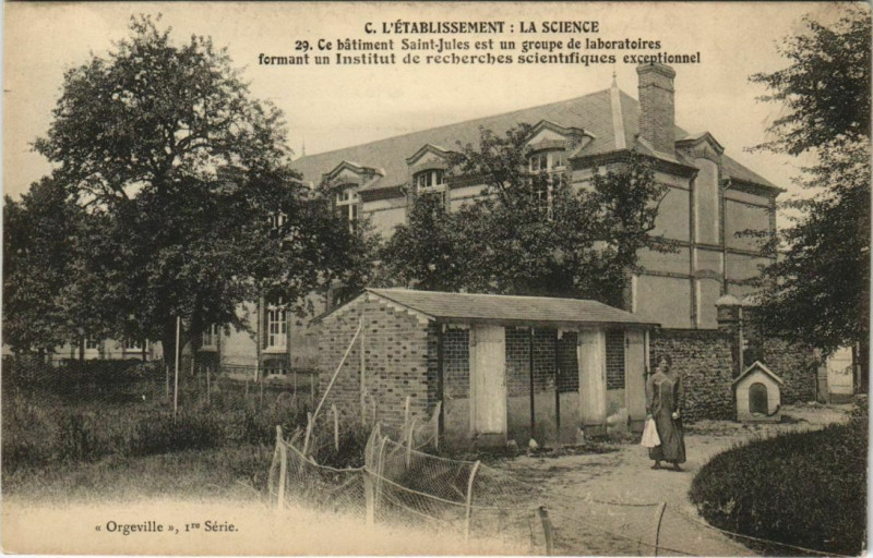 Carte postale ancienne L'Etablissement - La Science - Ce batiment Saint-Jules est un groupe