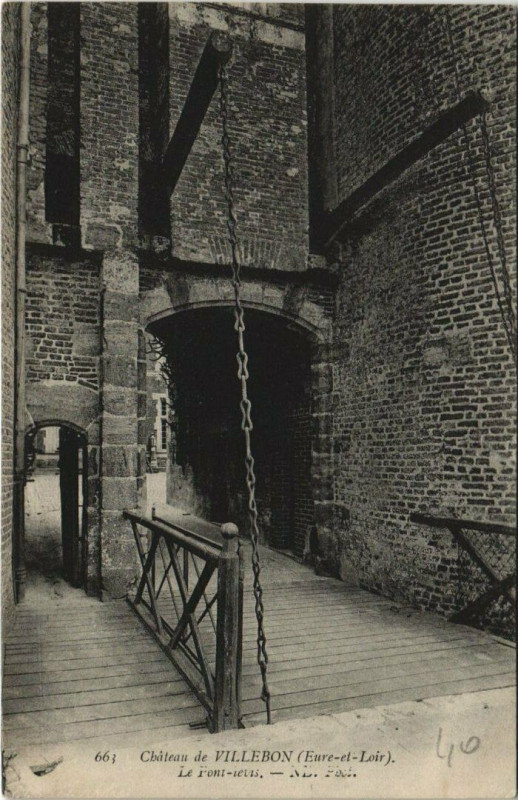 Carte postale ancienne Chateau de Villebon - Le Pont-levis à Villebon