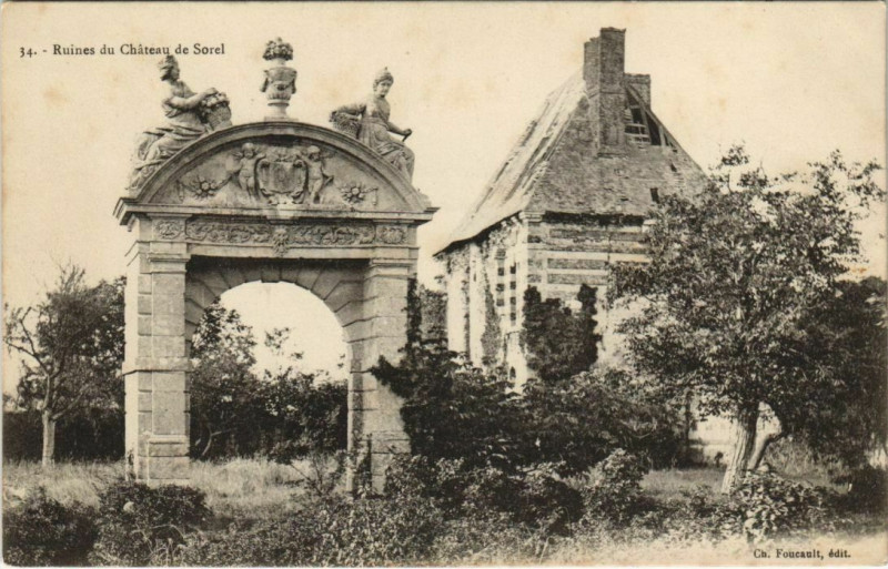 Carte postale ancienne Ruines du Chateau de Sorel