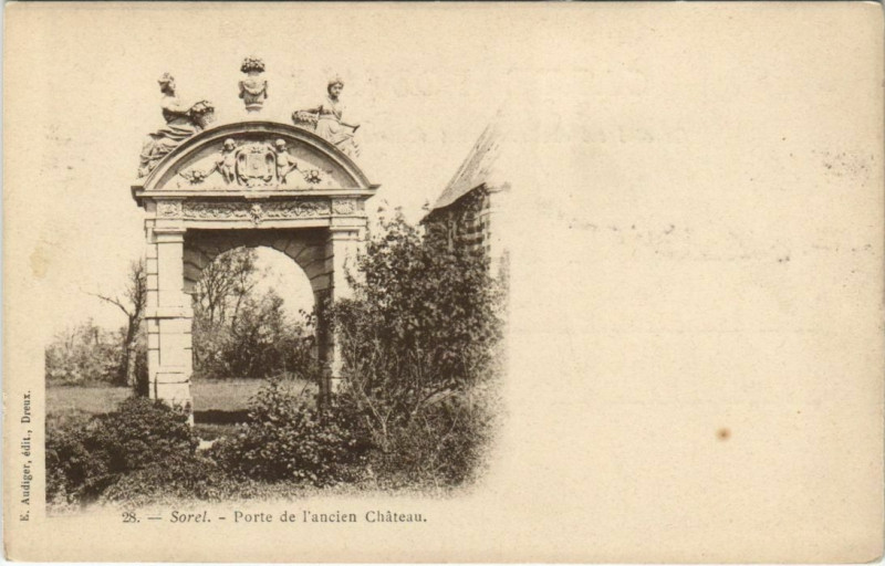 Carte postale ancienne Sorel - Porte de l'ancien Chateau