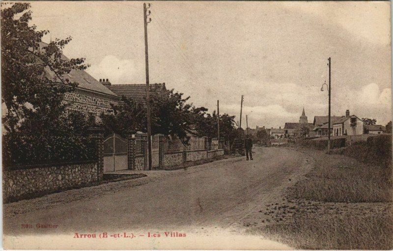 Carte postale ancienne Arrou - Les Villas