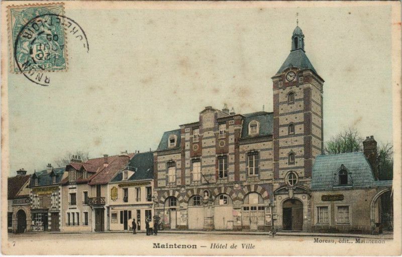 Carte postale ancienne Maintenon - Hotel de Ville à Maintenon