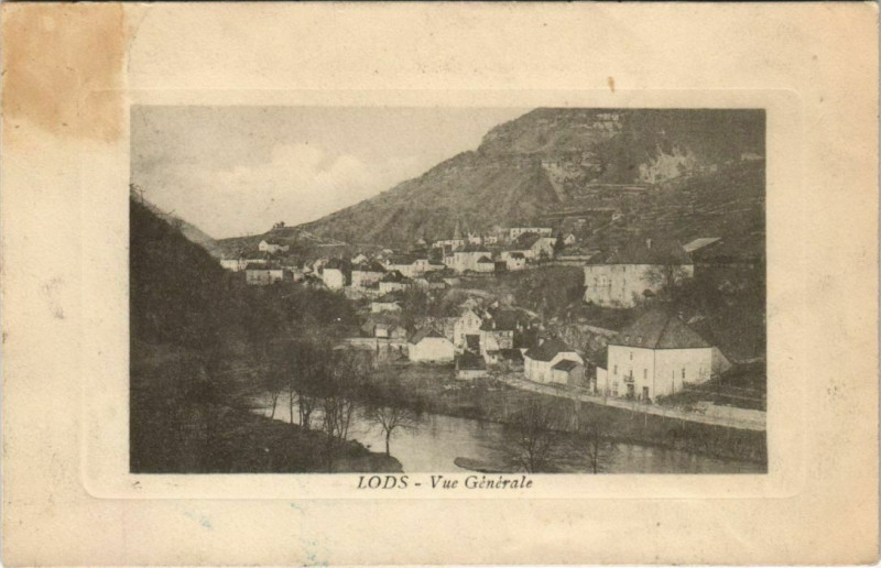 Carte postale ancienne Lods - Vue Générale
