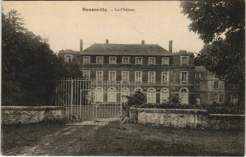 Carte postale ancienne Denonville - Le Chateau à Denonville