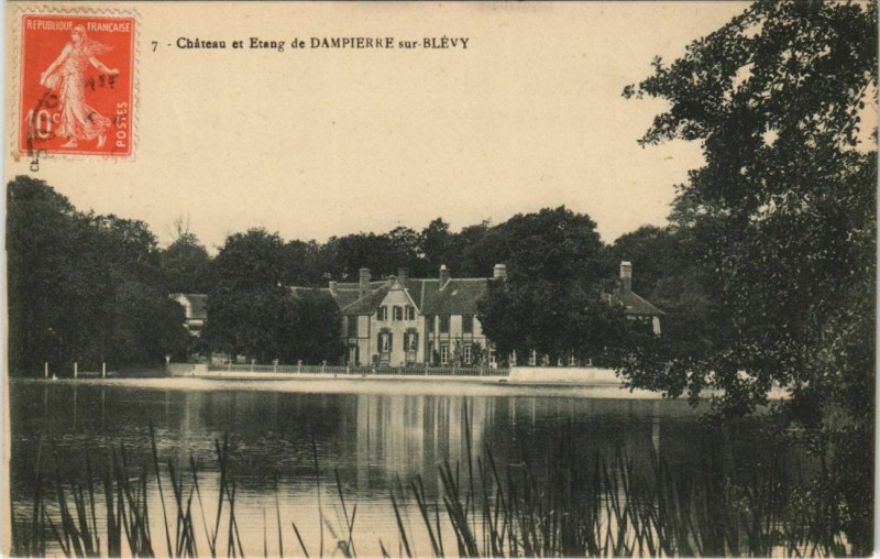 Carte postale ancienne Chateau et Etang de Dampierre sur Blévy