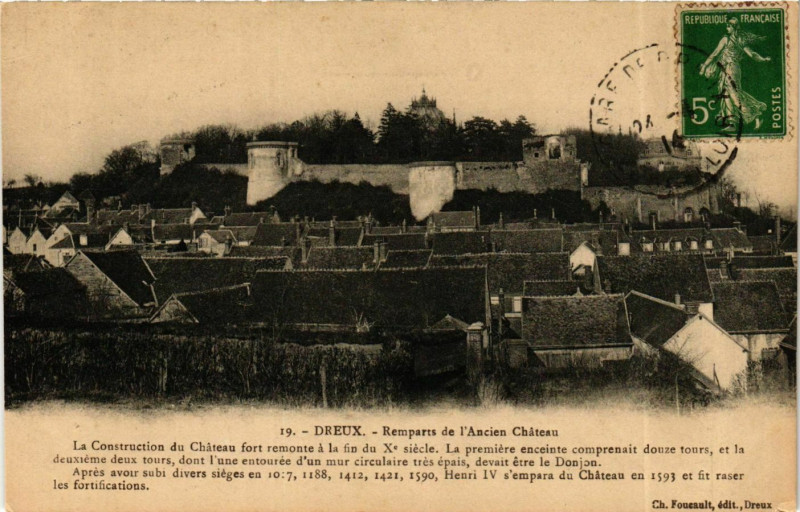 Carte postale ancienne Centre Dreux Remparts de l'Ancien Chateau à Dreux