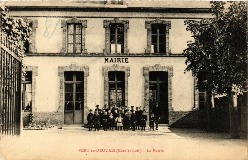 Carte postale ancienne Vert-en-Drouais - La Mairie à Vert-en-Drouais