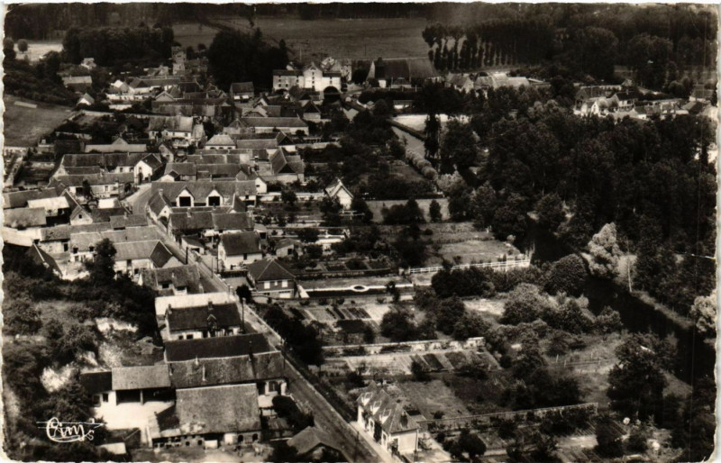 Carte postale ancienne Saint-Piat - Vue Aérienne à Saint-Piat