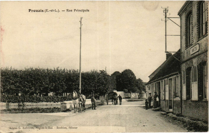 Carte postale ancienne Prouais - Rue Principale