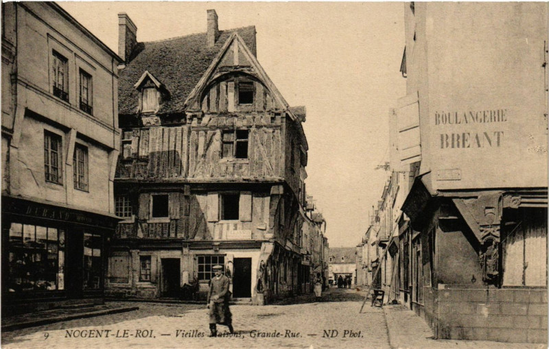 Carte postale ancienne Nogent-le-Roi - Grande-Rue - Vieilles Maisons à Nogent-le-Roi