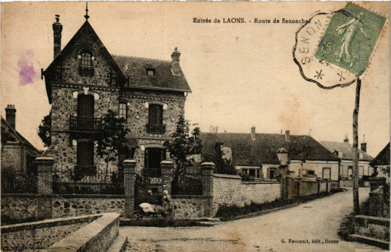 Carte postale ancienne Laons - Entrée de Laons - Route de Senonches à Laons
