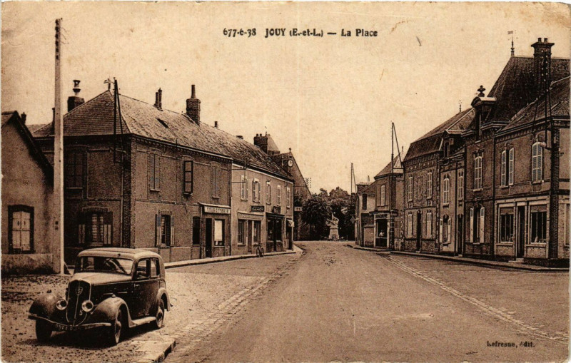 Carte postale ancienne Jouy - La Place à Jouy