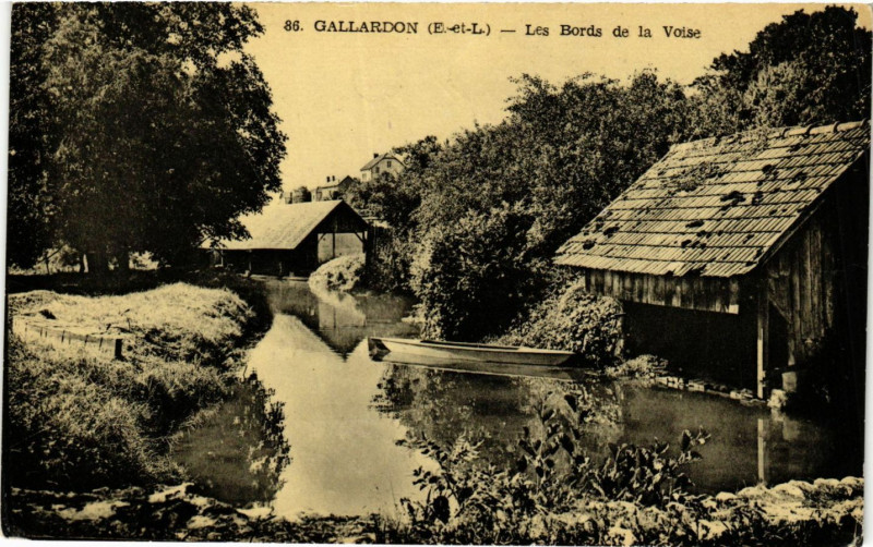 Carte postale ancienne Gallardon - Les Bords de la Voise à Gallardon