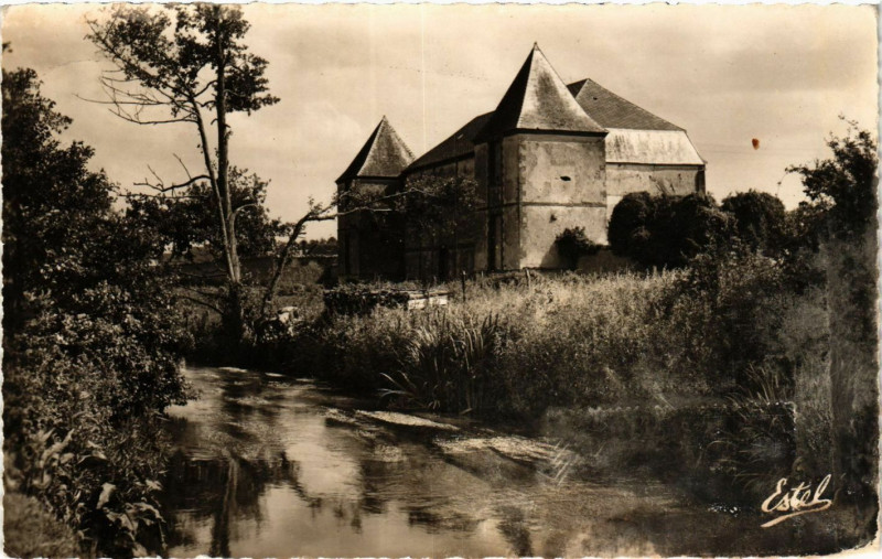 Carte postale ancienne Fontaine-les-Ribouts - L'ancien Chateau et les Bords de la Blaise à Fontaine-les-Ribouts