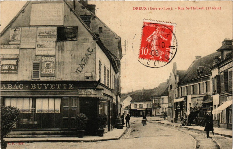 Carte postale ancienne Dreux - Rue St-Thibault à Dreux
