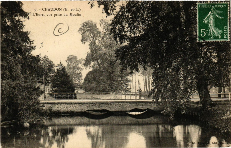 Carte postale ancienne Chaudon - L'Eure - vue prise du Moulin à Chaudon