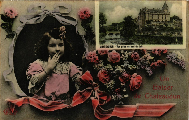 Carte postale ancienne Chateaudun - Vue prise en aval du Loir à Châteaudun