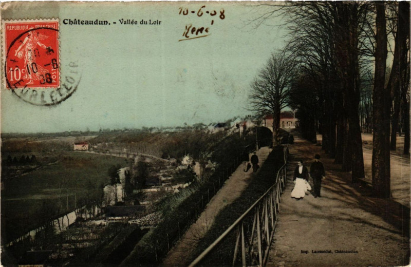 Carte postale ancienne Chateaudun - Vallée du Loir à Châteaudun