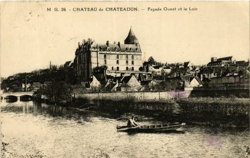 Carte postale ancienne Chateaudun - Chateau de Chateaudun à Châteaudun