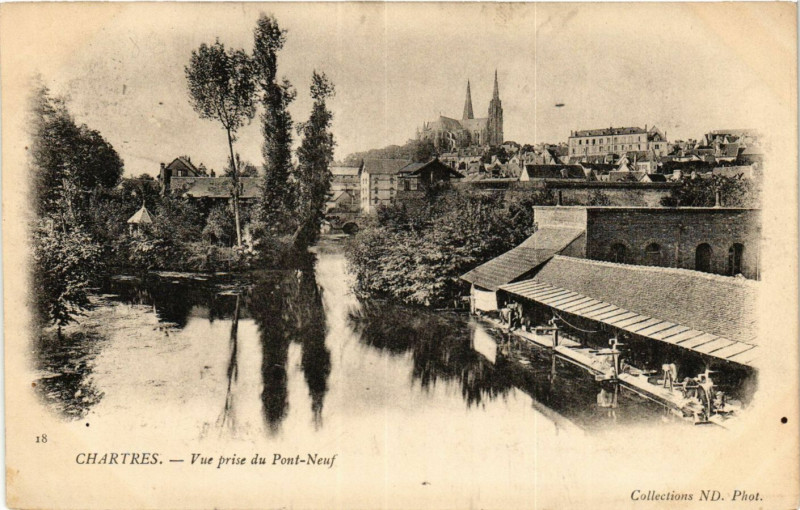 Carte postale ancienne Chartres - Vue prise du Pont-Neuf à Chartres